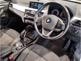 ☆センターパネルを運転席側に僅かに傾けたBMW独特のインパネ☆【駆け抜ける歓び】はここからもスタートしております☆