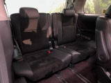 3列目シートはもちろん状態良好☆大人でもゆったりと座って頂けますので、大人数でのお出かけもラクラクです♪ご家族で、気の知れた仲間で、ドライブに行くのが楽しみですね♪