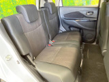 後部座席も気になるようなキズ・汚れやへたり等、大きなダメージはなく、良好な状態です。