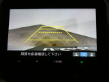 リアカメラ付きで後退時も安心です。