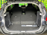 普段のお買い物や通勤、送迎等に十分な荷室スペースを確保しております。セカンドシートを倒すと、大きな荷物の積載も可能です♪