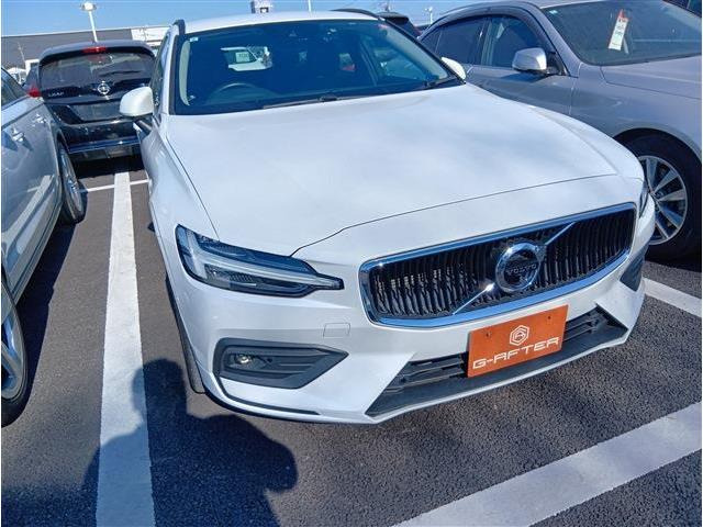 V60B4 モメンタム禁煙車 純正9インチナビ フルセグTV