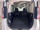 【多彩なシートアレンジ】背もたれを倒すとより多くの荷物を乗せることができます。