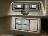 ハンドルの左側にはETCとHondaセンシング用のVSA解除スイッチなどがついています。高速道路の料金所の通過も楽々です。 カードの取り出しもしやすい場所についています。