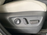 パワーシート搭載。微妙な調整が手軽にでき、最適なポジションで運転することが可能です。