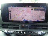 TVチューナー装着済。純正コネクテッドナビは常に最新の情報を表示。マップデーターの更新作業などが無く快適に使えます。USB入力対応メディアプレイヤー機能、Bluetooth、ハンズフリー通話、Appl