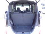◆定員乗車時のカーゴルームです。普段のお買い物の荷物やたくさんの収納が可能です。