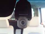 ◆【ドライブレコーダー】映像・音声などを記録する自動車用の装置です。もしもの事故の際の記録はもちろん、旅行の際の思い出としてドライブの映像を楽しむことができます。