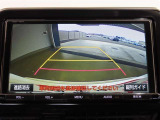バックガイドモニターで、後方を確認しながら安心して駐車することができます。運転初心者も熟練者も必須の機能ですよ!