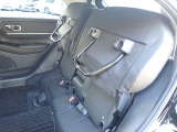 ◆チップアップ&ダイブダウン機構付【ULTR SEAT】は後席座面を左右分割で跳ね上げることができます。トランクで積載できない背の高い荷物をラクラク収納できます。ホンダ車ならではの人気装備です。