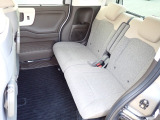◆2列目シートも足元ゆったりで快適に座って頂けます。チャイルドシートの取り付けにも対応しております。後部座席にお乗りの方も快適にお出掛け出来ます。