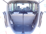 ◆定員乗車時のカーゴルームです。普段のお買い物の荷物やたくさんの収納が可能です。