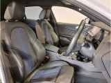室内は大変綺麗に扱われており、タバコも吸われていない為、車両以外の臭いは感じられません。禁煙車両をご希望の方はこちらのお車をお奨め致します。