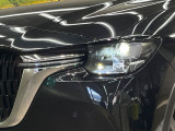【LEDヘッドライト】悪天候や夜間走行時も良好な視界を確保し安心して運転できる高輝度LEDヘッドライトを装備!点灯速度が早く、消費電力も抑えられています。