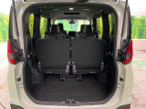普段のお買い物や通勤、送迎等に十分な荷室スペースを確保しております。セカンドシートを倒すと、大きな荷物の積載も可能です♪