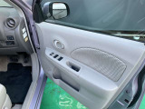 運転席側のドア部。パワーウィンドーのスイッチになります。