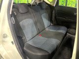 後部座席も気になるようなキズ・汚れやへたり等、大きなダメージはなく、良好な状態です。