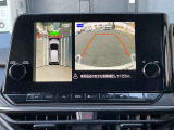 アラウンドビューモニターは、車両の周囲を360度見渡せるカメラシステムです。駐車時の死角をなくし、安全な運転をサポートします。駐車時の死角をなくして、安心・安全な運転を実現できます。