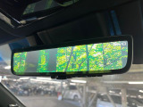 【デジタルインナーミラー】後席の大きな荷物や同乗者で後方が確認しづらい時でも安心!カメラが撮影した車両後方の映像をルームミラー内に表示。クリアな視界で状況の確認が可能です!