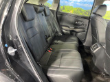 後部座席も気になるようなキズ・汚れやへたり等、大きなダメージはなく、良好な状態です。