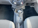 シフトノブの位置がステアリングに近くて、運転しやすいですよ♪♪