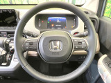 【純正革巻きステアリング】上質な革を使用することで、手にしっかり馴染みとても運転しやすいハンドルです♪