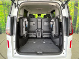 普段のお買い物や通勤、送迎等に十分な荷室スペースを確保しております。セカンドシートを倒すと、大きな荷物の積載も可能です♪