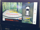 【パノラミックビューモニター】専用のカメラにより、上から見下ろしたような視点で360度クルマの周囲を確認することができます☆死角部分も確認しやすく、狭い場所での切り返しや駐車もスムーズに行えます。