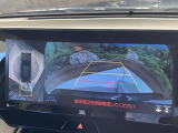 【パノラミックビューモニター】専用のカメラにより、上から見下ろしたような視点で360度クルマの周囲を確認することができます☆死角部分も確認しやすく、狭い場所での切り返しや駐車もスムーズに行えます。