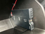 ETC車載機は助手席側のグローブボックス内部に取り付けられております。盗難防止に役立ちますし、邪魔になる事にもなりません!