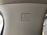 SRSカーテンエアバッグが装備されてます。側面衝突時や転倒時に頭部を保護します