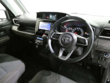 見通しのよいすっきりとした視界で、誰でも運転しやすいです。運転のしやすさは疲れにくさにも繋がりますよ♪