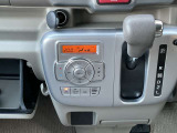「オートエアコン」付き一年中快適な室内を提供!車内温度を設定すると、風量を自動で調節してくれます。