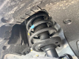 お車を安心してお乗りいただく為には、足回りの定期点検が欠かせません。サービスサポート(有償保証)では無料点検もご提供しており、安心のカーライフをお過ごしいただけるサポート体制が整っています。