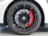 【BMWアロイホイル】軽量かつ強度に拘ったアロイホイル。走行性能ポテンシャルを引き出す設計。車の足元を引き締めてくれる大きなポイントはアロイホイルです。