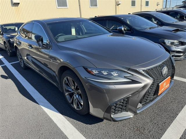 LS500h Fスポーツ 4WD禁煙車 サンルーフ ハーフレザー