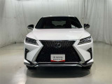 スピンドルグリルがレクサスらしさを強調します。