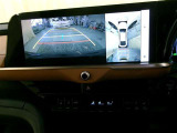 バックモニター付で後方視界もアシスト