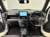 美しいデザインの運転席空に加えてUV&IRカット機能付きフロントガラスの面積や位置取りが良く、前方・右前・左前方向の視認性がいいですよ!
