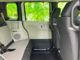 運転席側後部座席