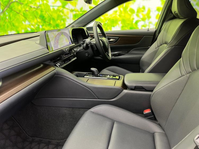 トヨタ クラウン ハイブリッド Z の中古車詳細 (850km, プレシャス