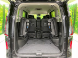 後席を格納すると、これだけの広さが!シーンに合わせたシートアレンジで、大きな荷物も積むことが出来ます♪