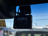 【ドライブレコーダー】映像・音声などの運転中の記録を残します。事故などを起こした起こされた時の証拠になりえますので、もしも時でも安心ですね。