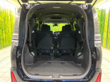後席を格納すると、これだけの広さが!シーンに合わせたシートアレンジで、大きな荷物も積むことが出来ます♪