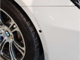 【BMWアロイホイル】軽量かつ強度に拘ったアロイホイル。走行性能ポテンシャルを引き出す設計。車の足元を引き締めてくれる大きなポイントはアロイホイルです。