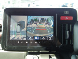 狭い場所での駐車やすれ違いなどでより的確な運転操作に役立つ360&deg;ビューモニターが装備されています。