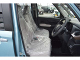 ☆ベンチシートになっており広くゆったり運転をすることができます!