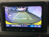 バックモニター付きで、車庫入れやバック時の後方確認をサポート。