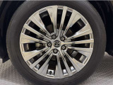 「トヨタ純正アルミホイール」を装着!純正なので車のデザインともマッチしています。高級感やスポーティーさを際立たせてくれます。