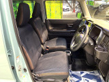 運転席シート廻りは使用感も少なく、良好な状態となっています。丁寧に使われていたことがよくわかりますね。